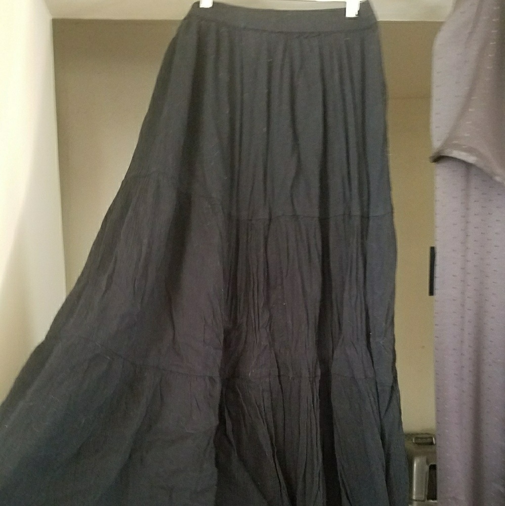 🖤black maxi skirt🖤